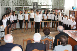 school4 Students at Vahan Tekeyan School in Yerevan performed for the guests.